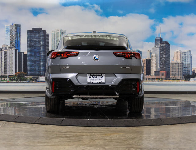 New 2027 BMW X2 xDrive28i w/ M Sport Package AWD/4WD image 11