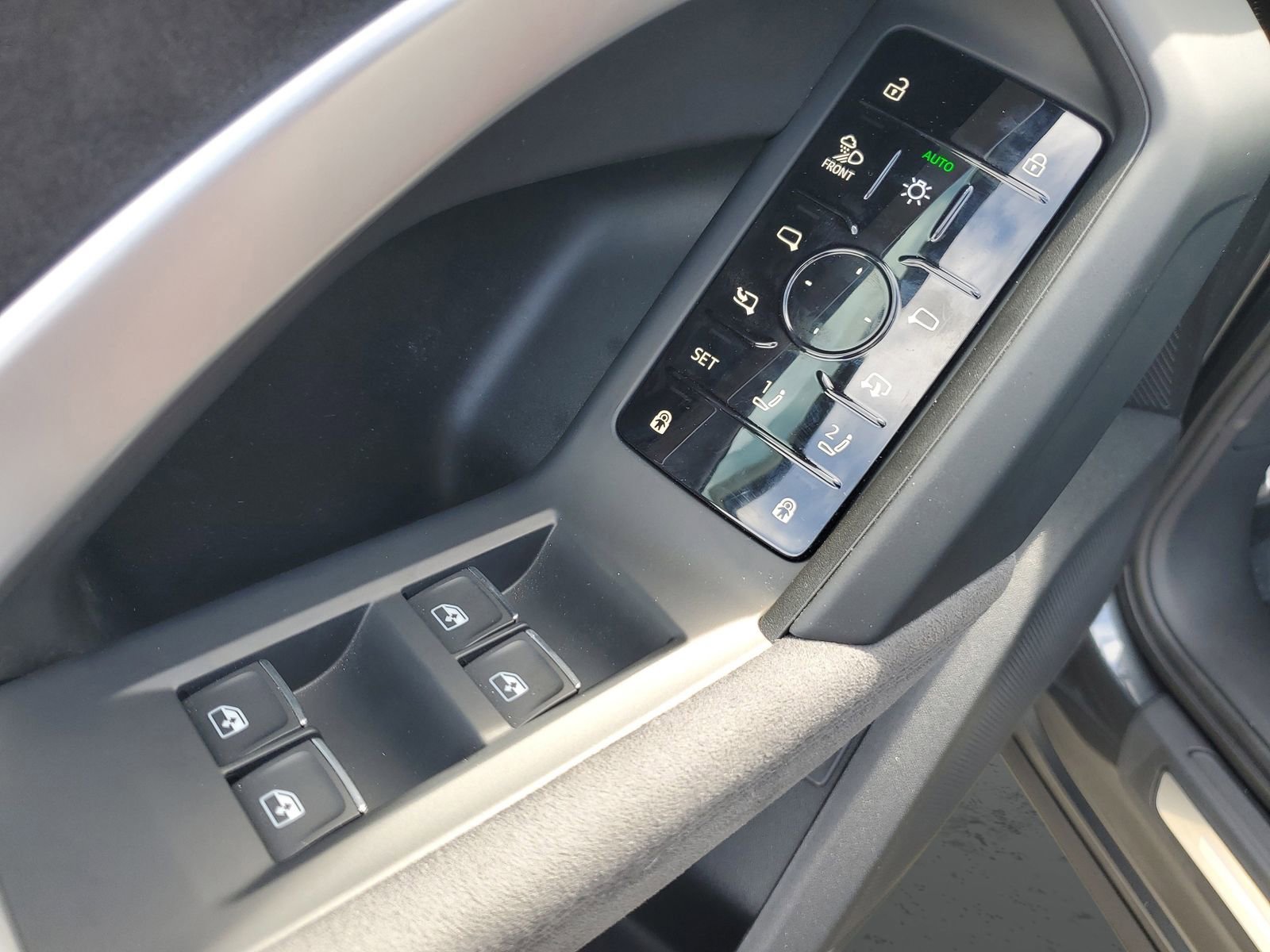 New 2025 Audi SQ5 Premium Plus image 21