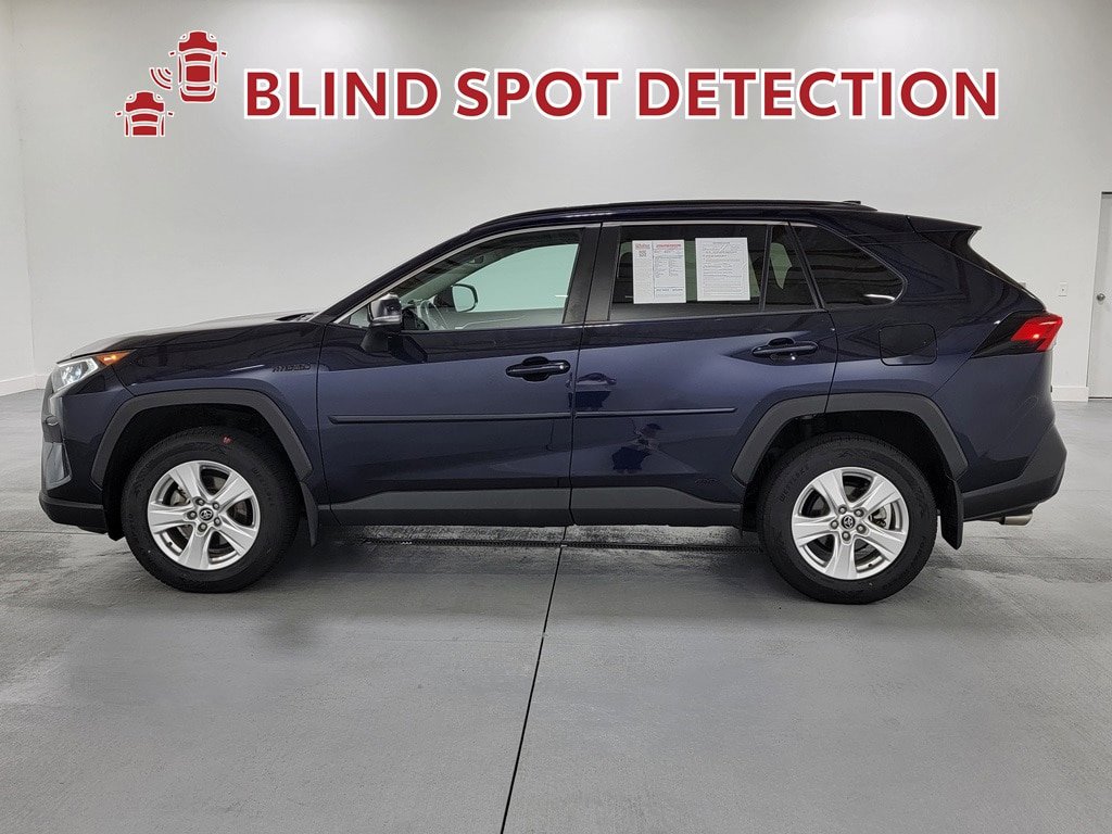 Used 2020 Toyota RAV4 XLE w/ XLE Grade Weather Package AWD/4WD image 5