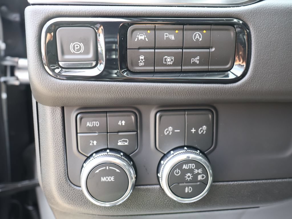 New 2026 GMC Yukon Elevation AWD/4WD image 13