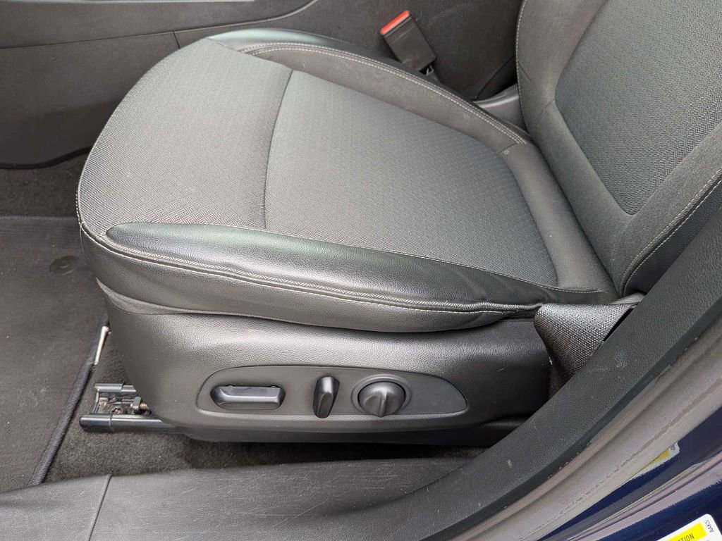 Used 2022 Buick Encore GX Select image 22