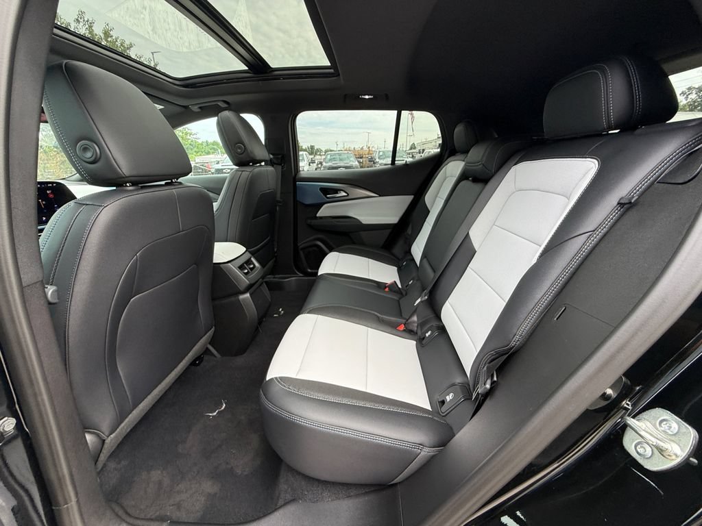 New 2026 Chevrolet Equinox EV LT FWD image 25