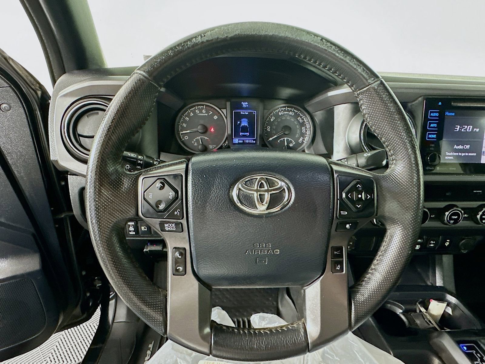 Used 2018 Toyota Tacoma TRD Sport AWD/4WD image 11
