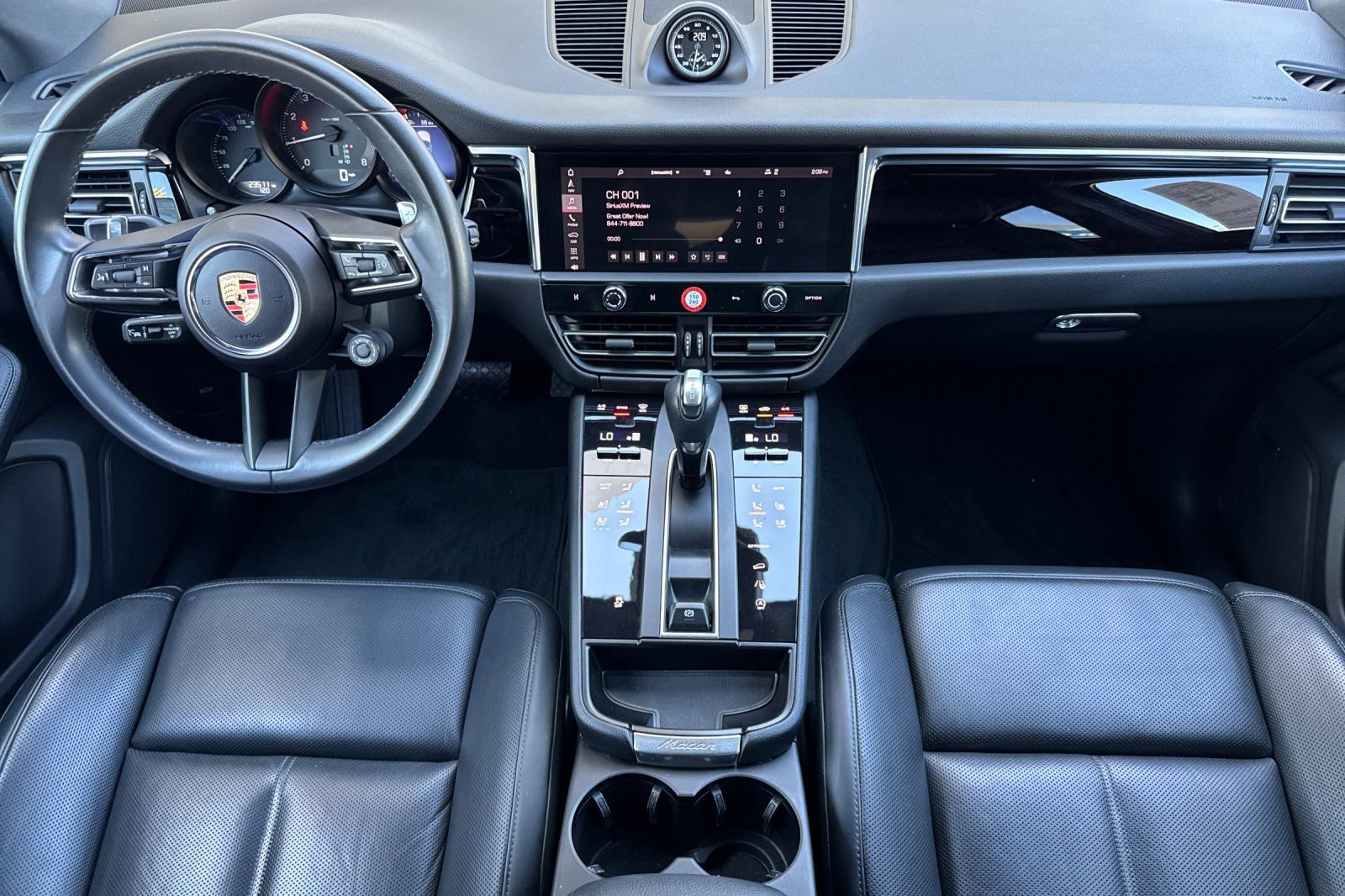 Used 2024 Porsche Macan image 14