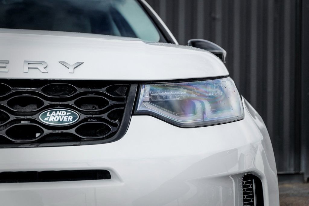 Used 2025 Land Rover Discovery Sport S image 6