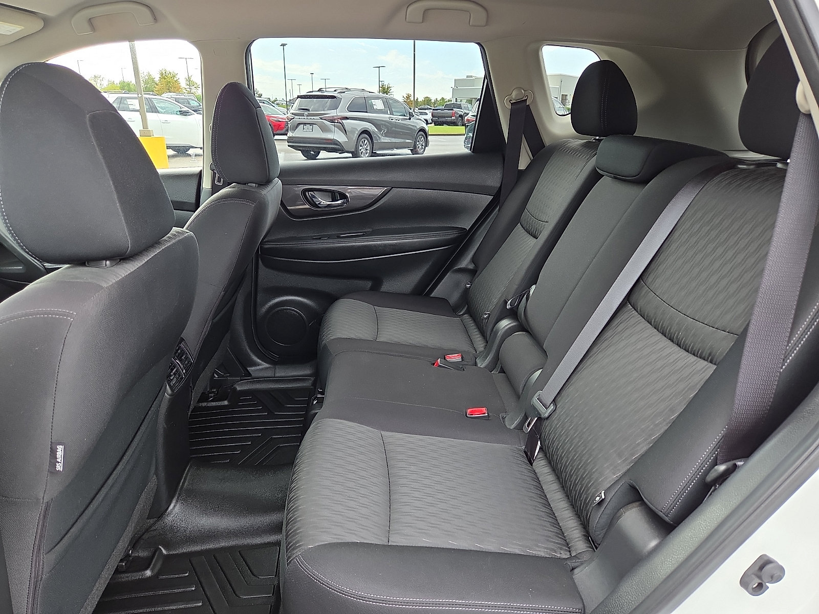 Used 2020 Nissan Rogue SV AWD/4WD image 10