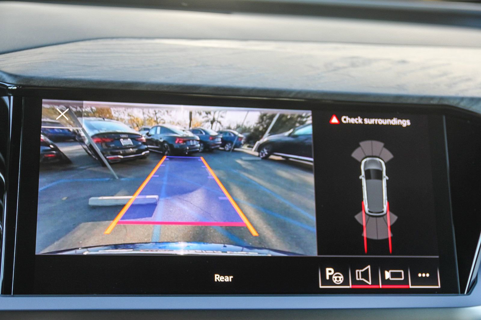 Certified 2024 Audi Q4 e-tron Premium Plus w/ Premium Plus image 27