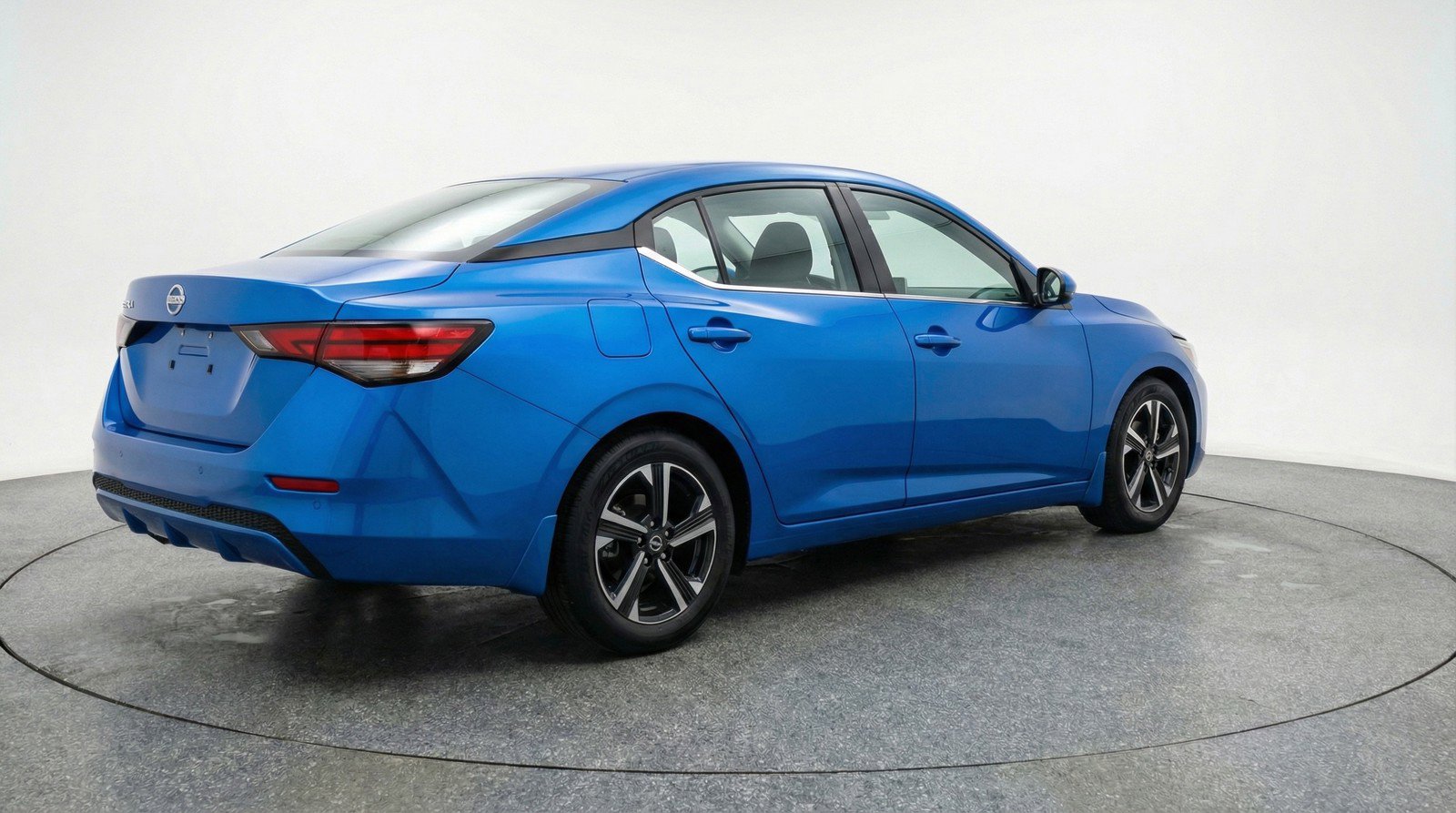 Used 2025 Nissan Sentra SV FWD image 9