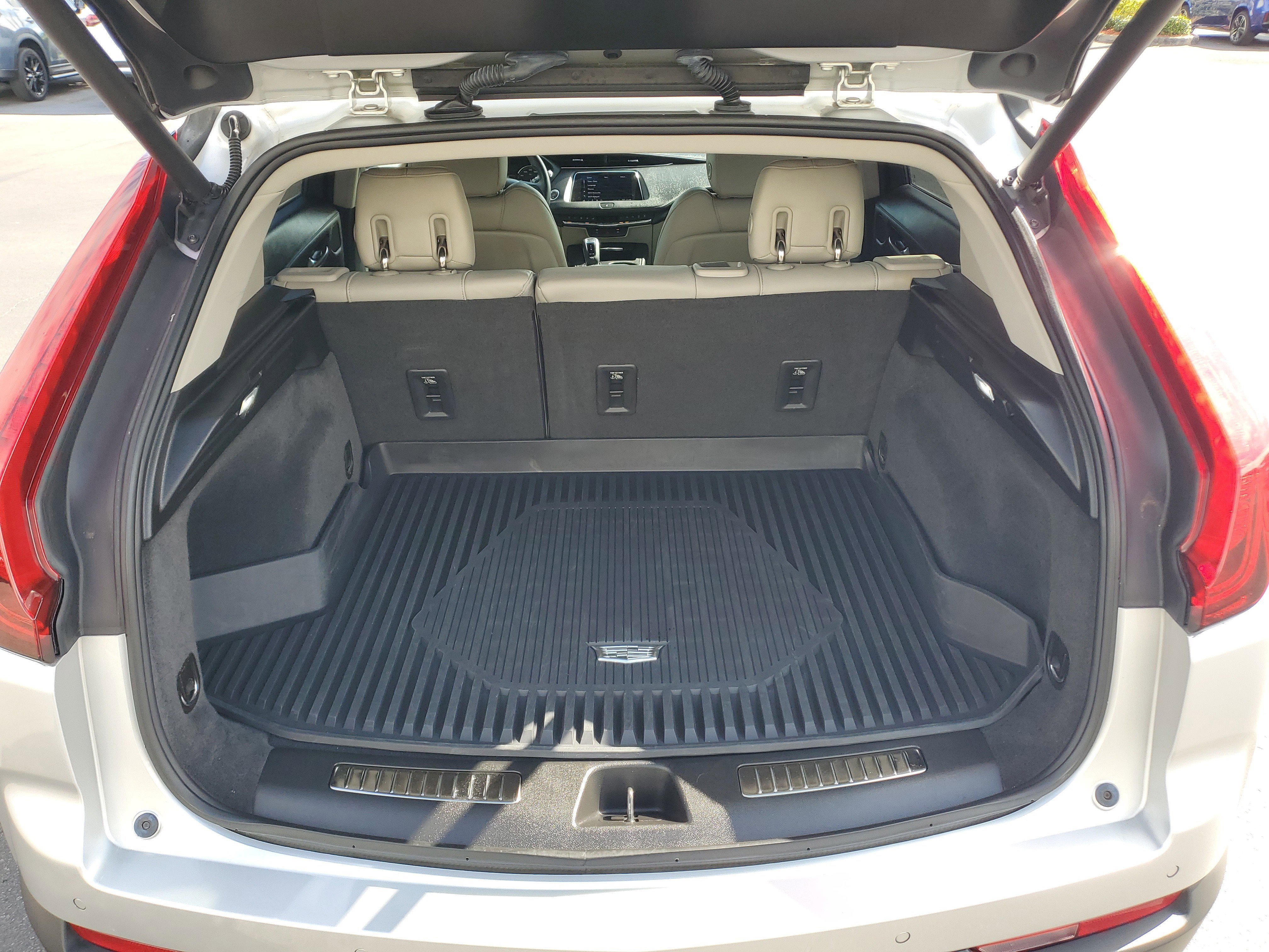 Used 2019 Cadillac XT4 Premium Luxury w/ Driver Awareness Package image 8