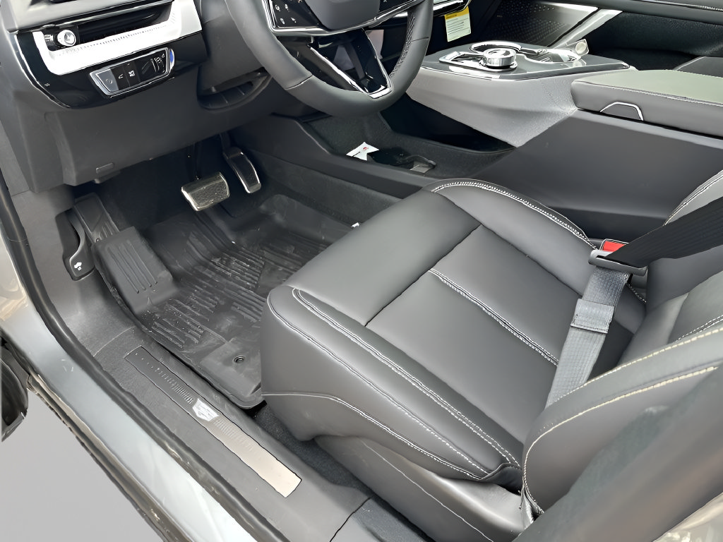 Used 2026 Cadillac Optiq Sport 1 w/ LPO, Floor Liner Package AWD/4WD image 28