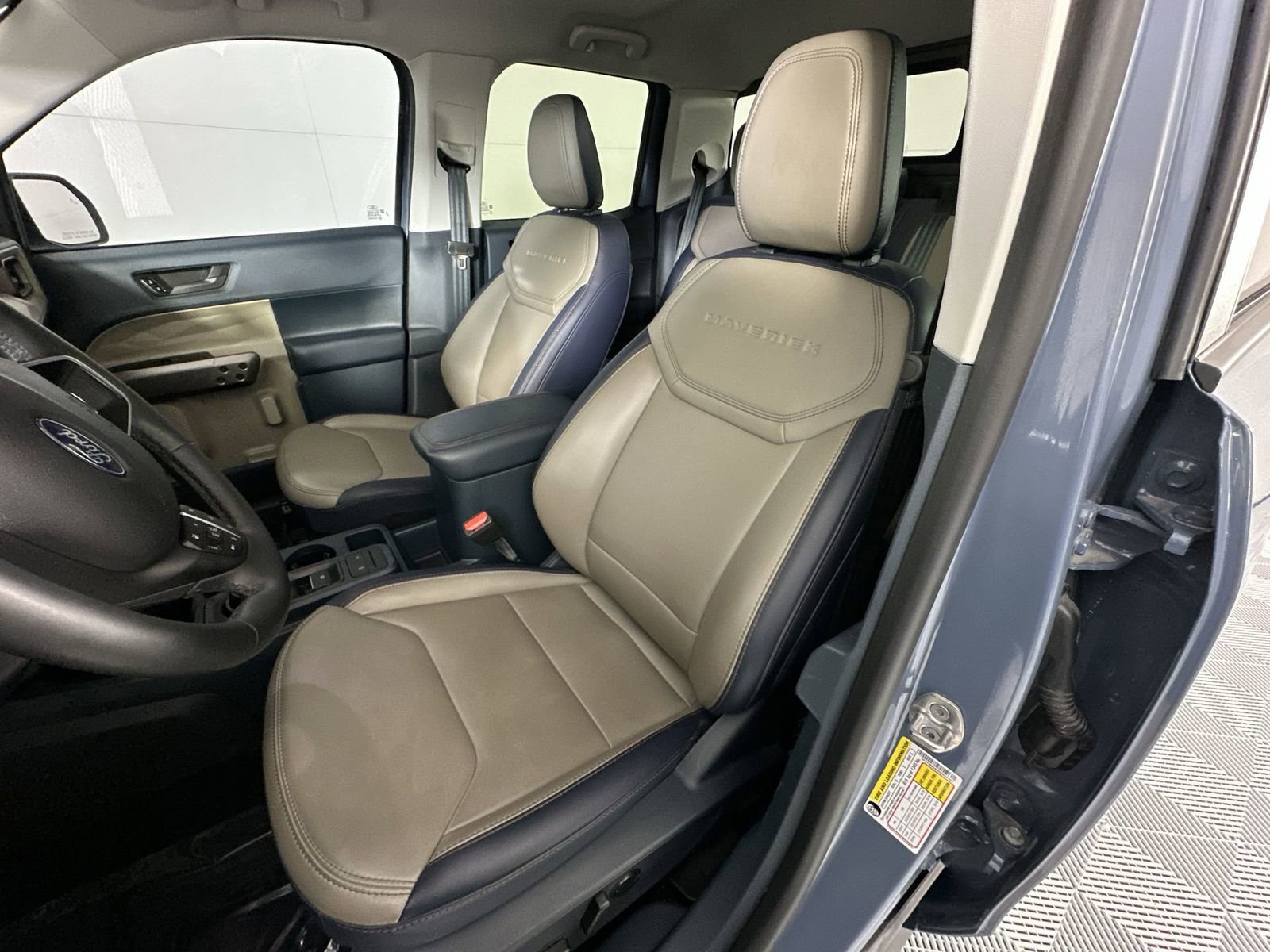 Used 2025 Ford Maverick Lariat w/ 4K Tow Package AWD/4WD image 11