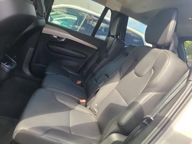 Used 2024 Volvo XC90 B5 Core w/ Protection Package Premier image 6