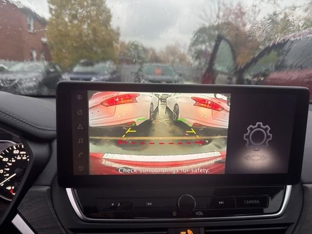 Used 2023 Nissan Altima 2.5 SV w/ SV Premium Package image 16