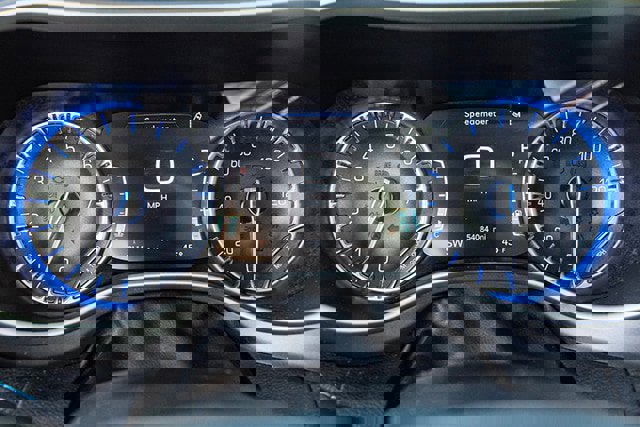 Used 2021 Chrysler Pacifica Touring-L w/ Uconnect Theater Family Group image 14