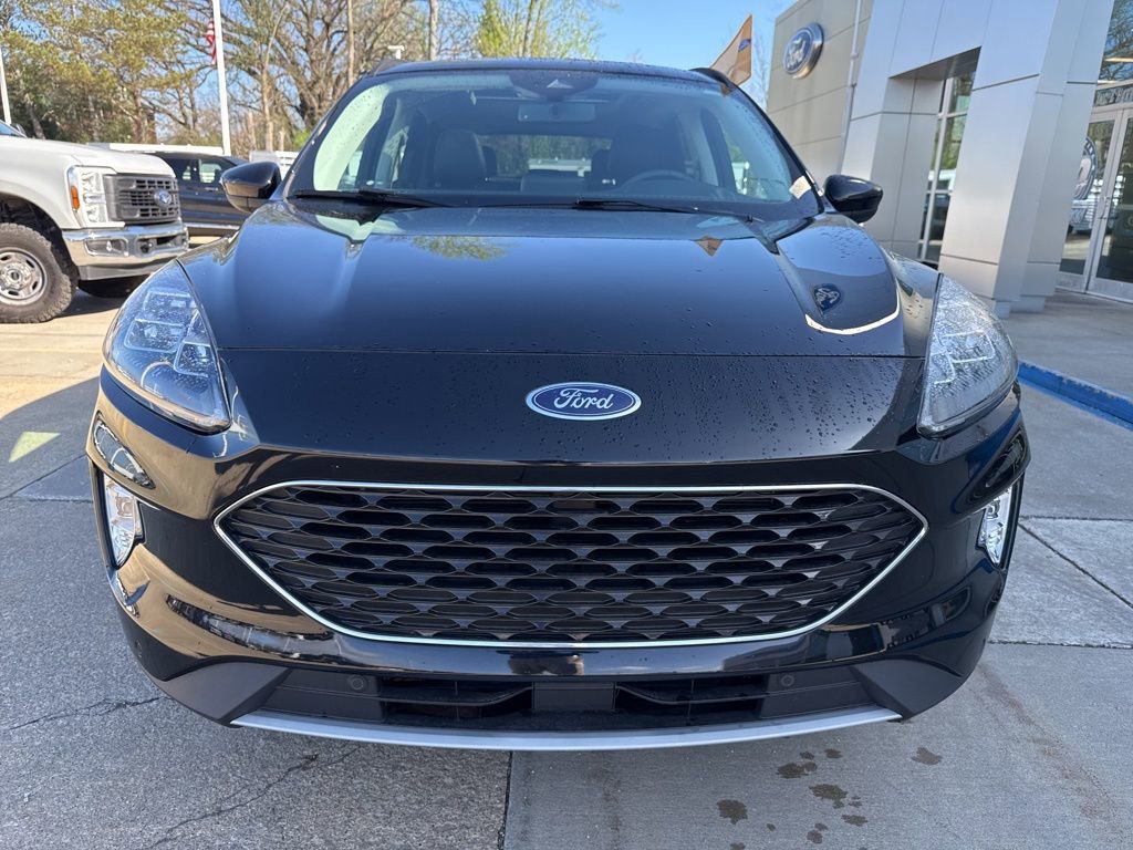 Certified 2022 Ford Escape Titanium w/ Class II Trailer Tow Package AWD/4WD image 34