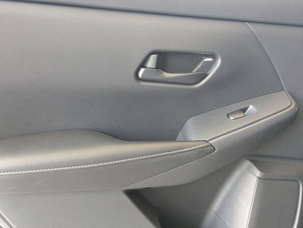 Used 2025 Nissan Sentra SV FWD image 25