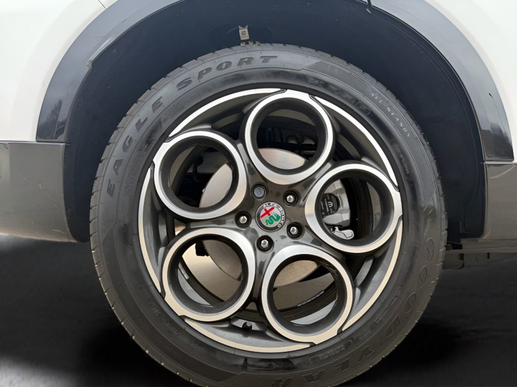 Used 2024 Alfa Romeo Tonale Ti image 28