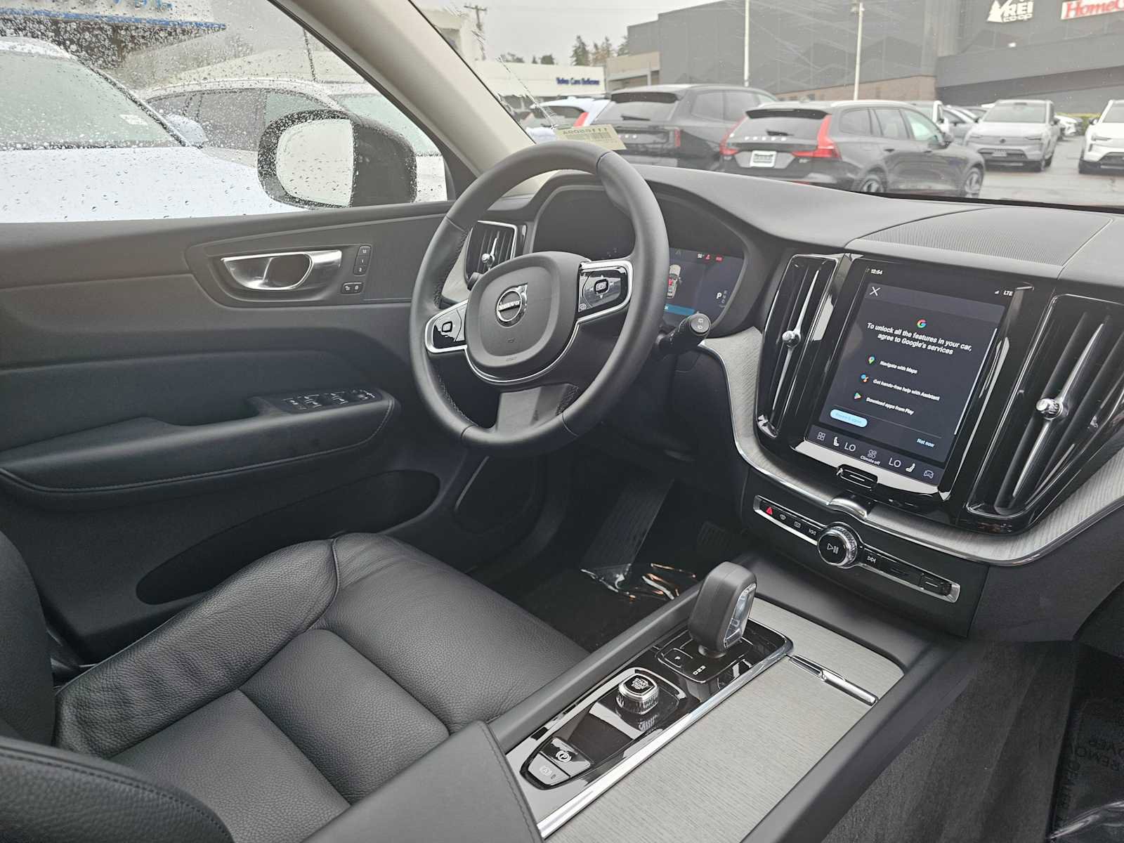 Certified 2025 Volvo XC60 B5 Plus AWD/4WD image 10