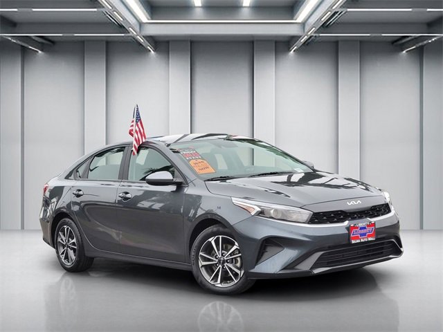 Used 2023 Kia Forte LXS image 1