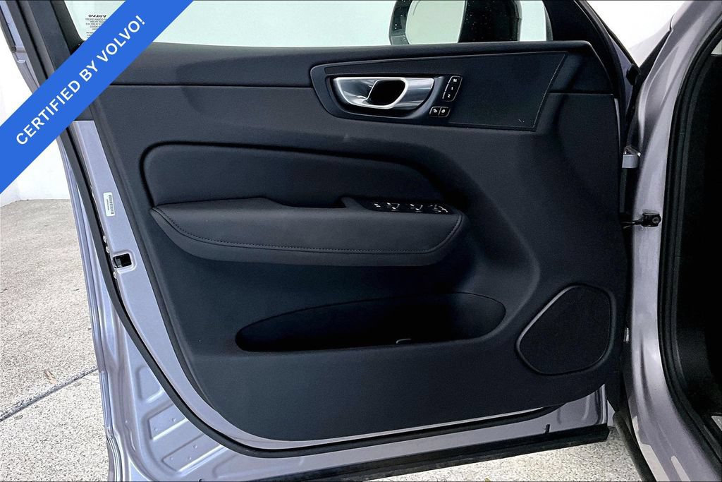 Used 2026 Volvo XC60 B5 Plus AWD/4WD image 19