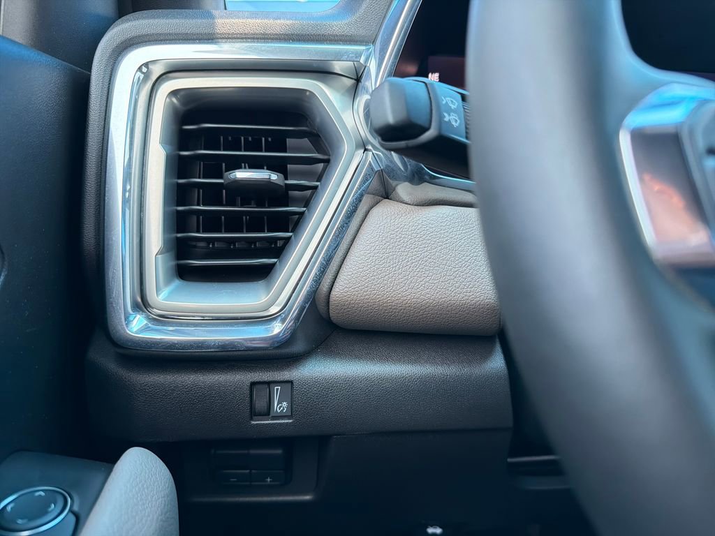 Used 2024 GMC Canyon Denali AWD/4WD image 27