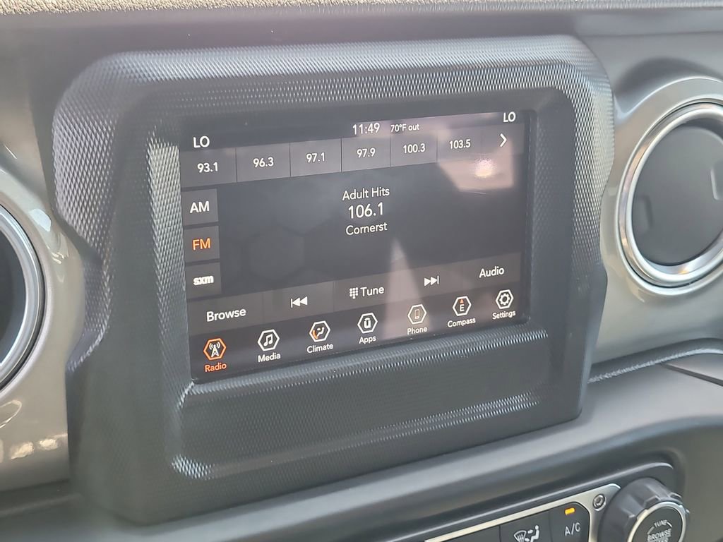 Used 2019 Jeep Wrangler Unlimited Sahara image 21