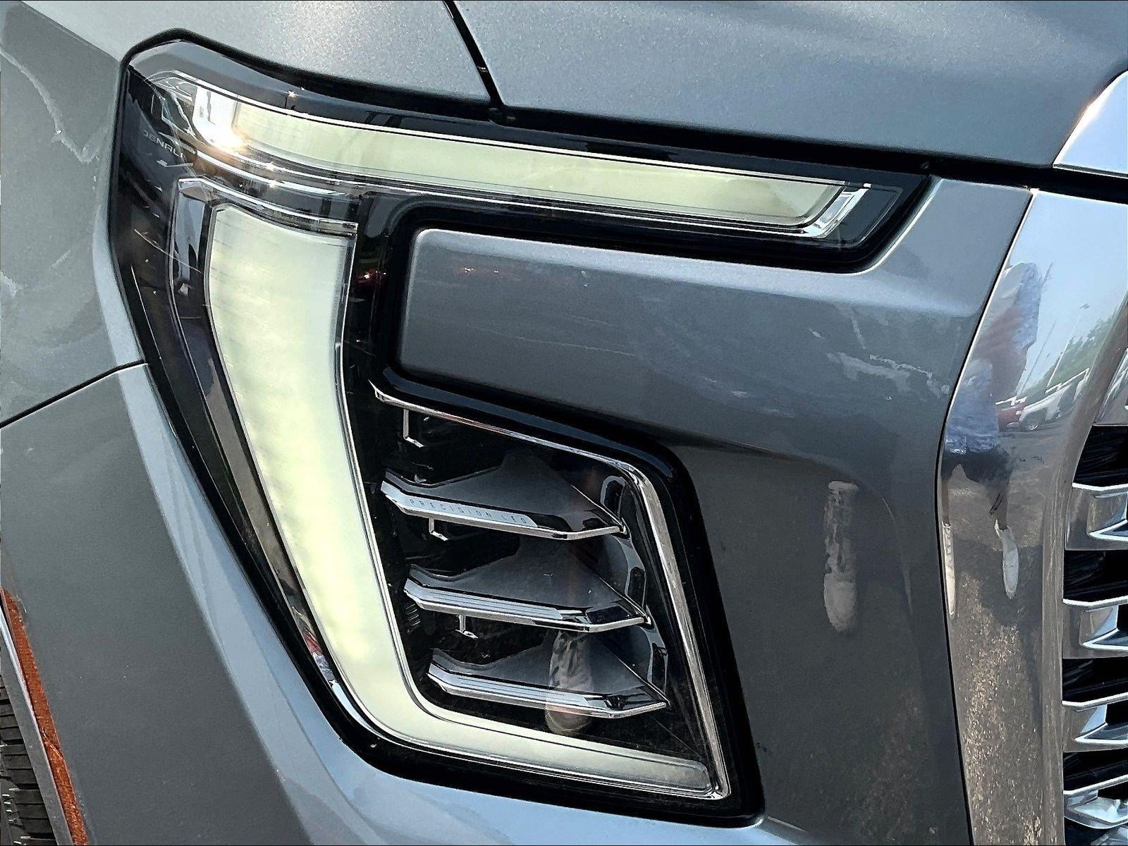 Used 2026 GMC Yukon Denali w/ Sun & Power Step Package AWD/4WD image 31