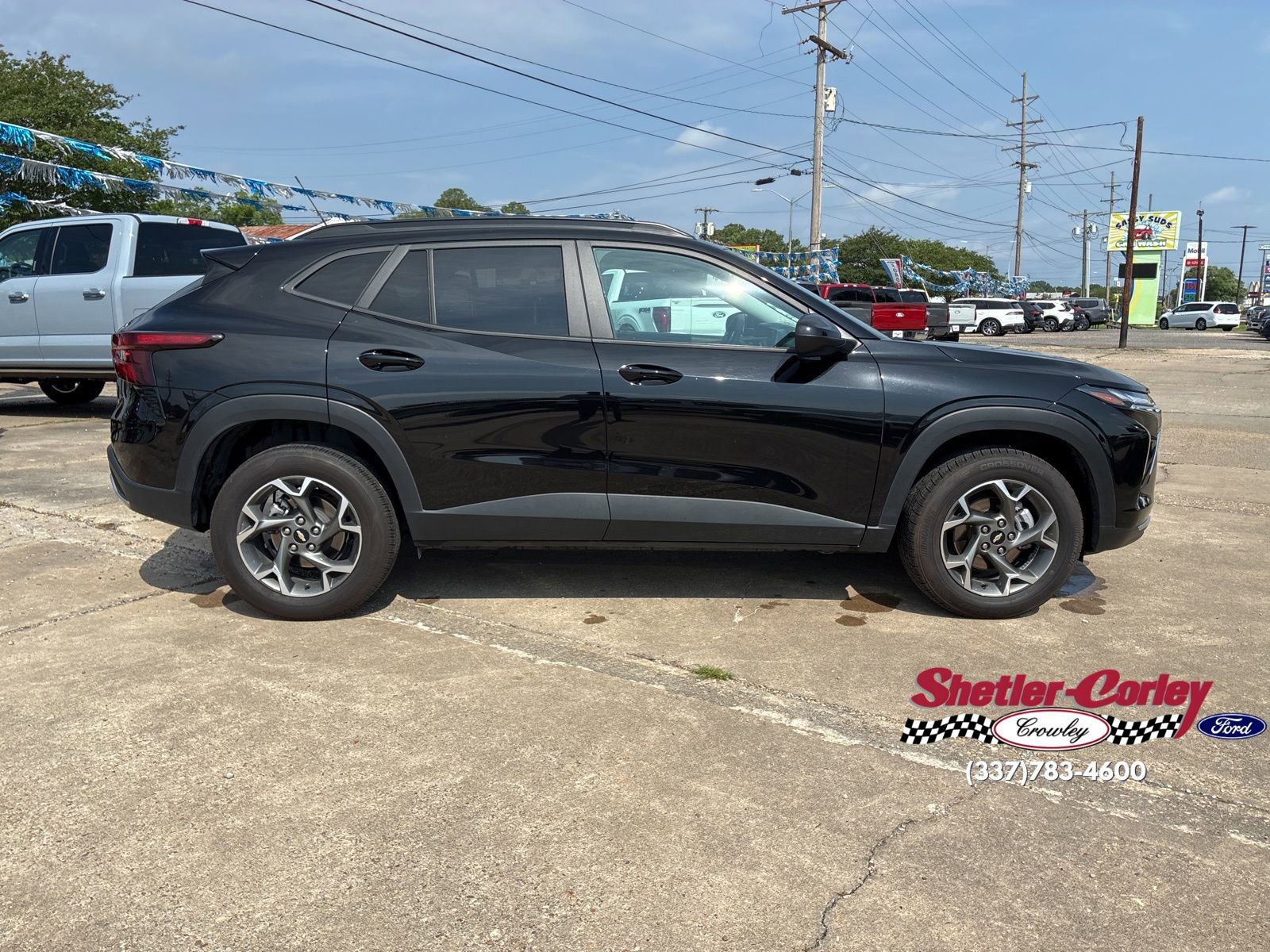 Used 2025 Chevrolet Trax LT FWD image 16