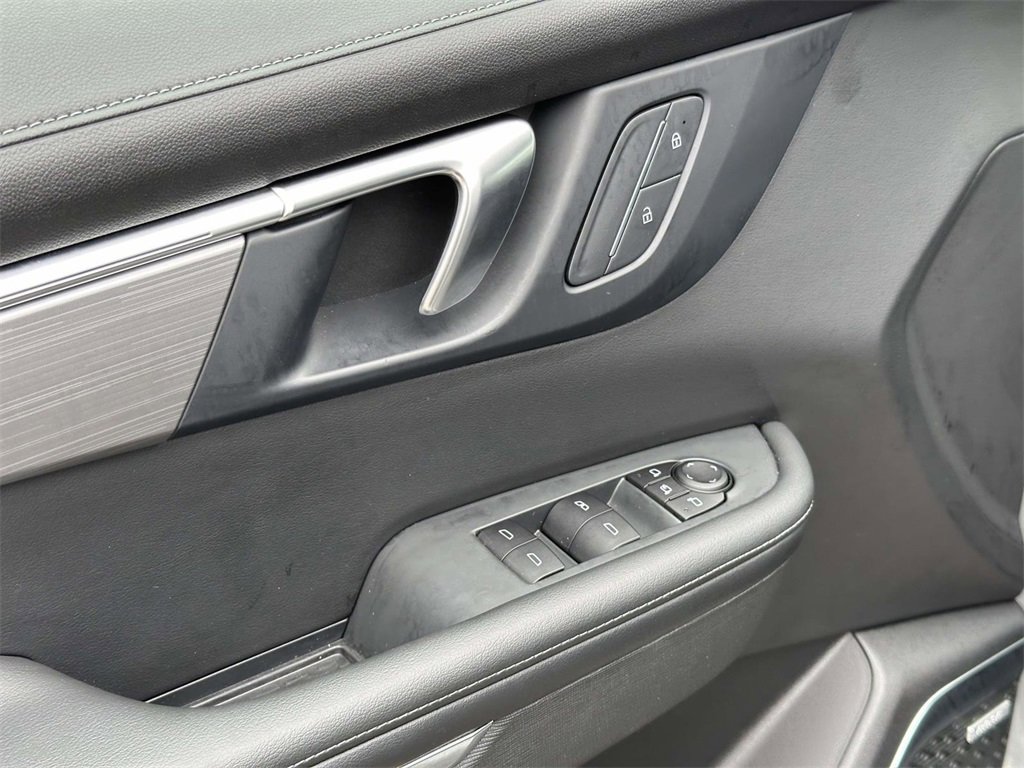 Certified 2025 Buick Enclave Preferred image 19