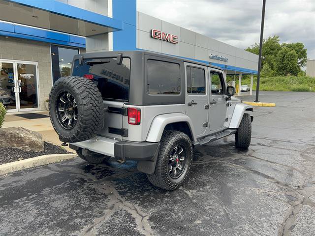 Used 2015 Jeep Wrangler Unlimited Sahara w/ Connectivity Group AWD/4WD image 7