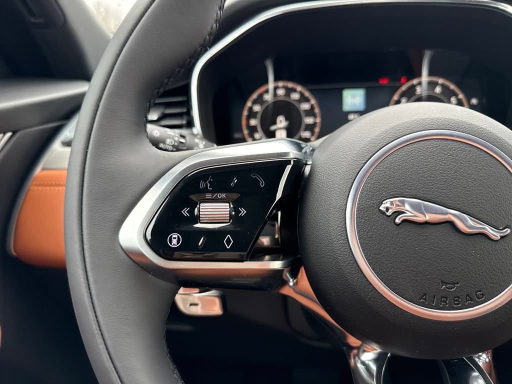 New 2026 Jaguar F-PACE R-Dynamic S image 20