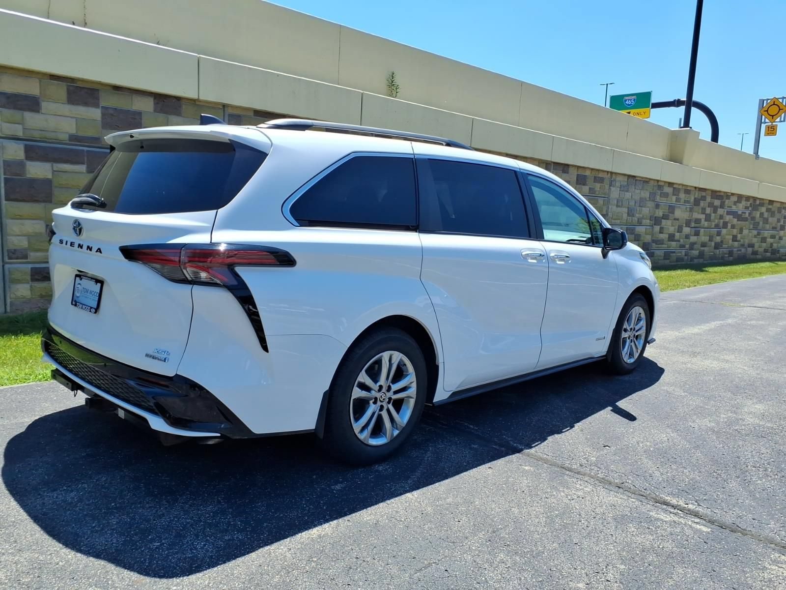 Used 2021 Toyota Sienna XSE AWD/4WD image 10