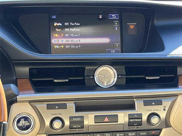 Used 2015 Lexus ES 300h image 15