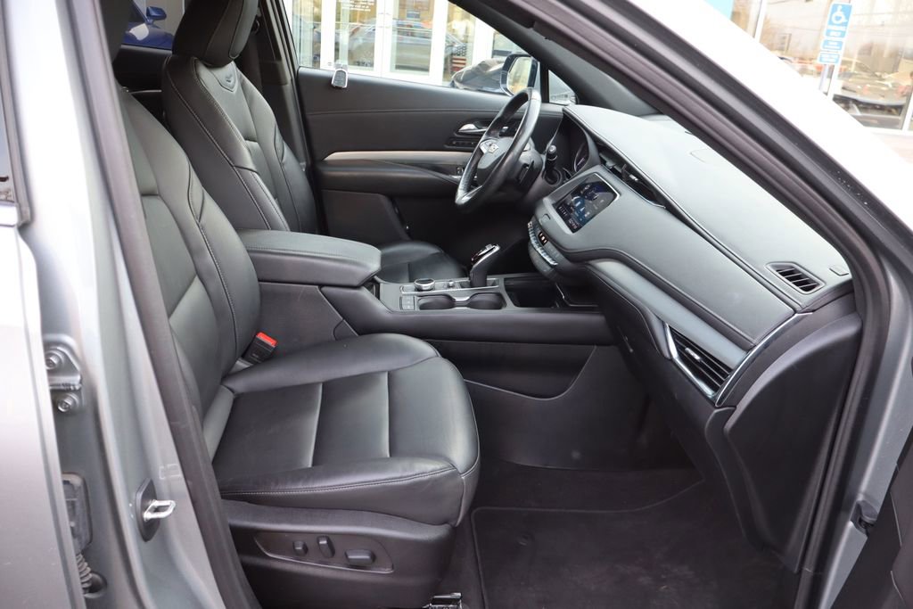 Used 2023 Cadillac XT4 Premium Luxury w/ Enhanced Visibility Package image 21
