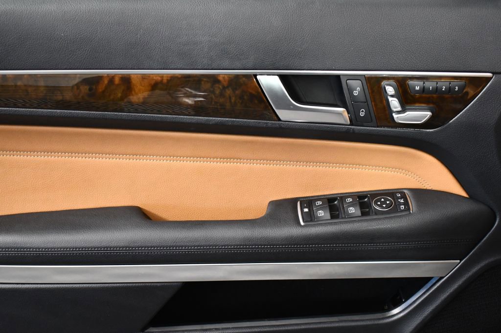 Used 2015 Mercedes-Benz E 400 4MATIC Coupe image 19