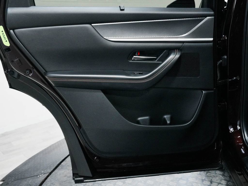 Used 2024 MAZDA CX-90 Plug-In Hybrid w/ Premium Pkg image 14