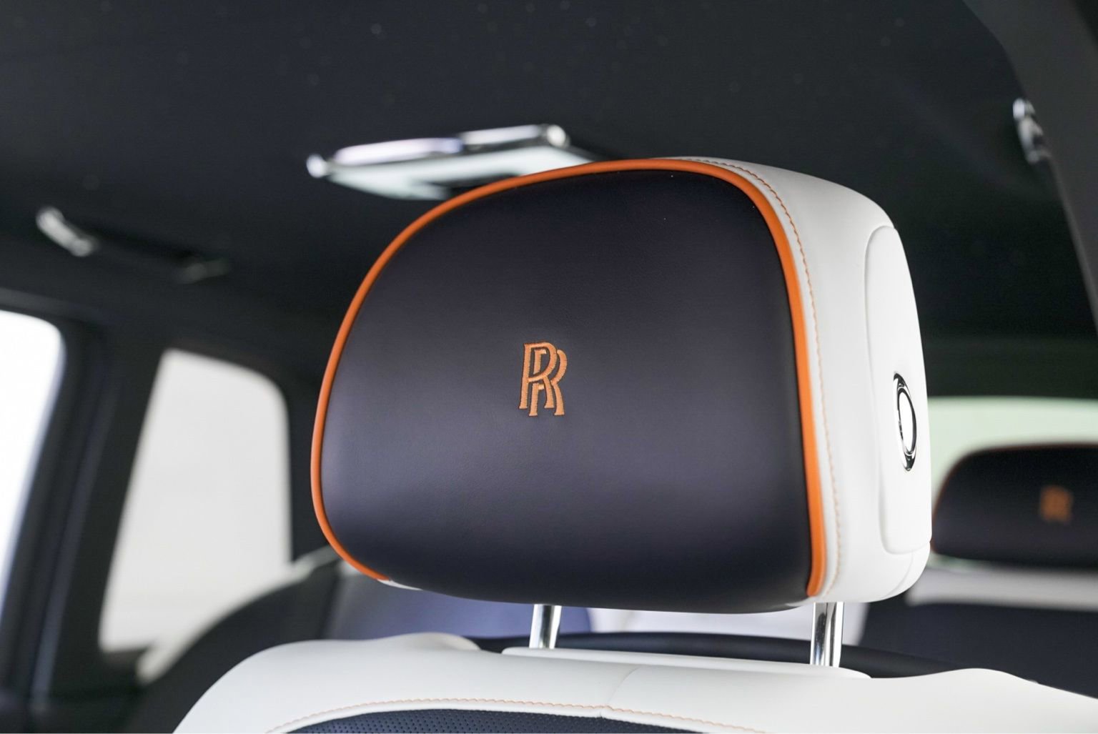 New 2026 Rolls-Royce Cullinan Black Badge image 17