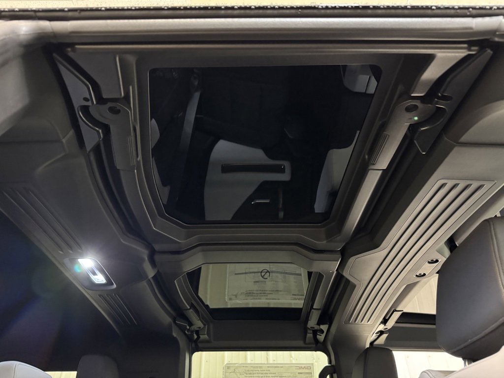 New 2025 GMC Hummer EV 2X image 18