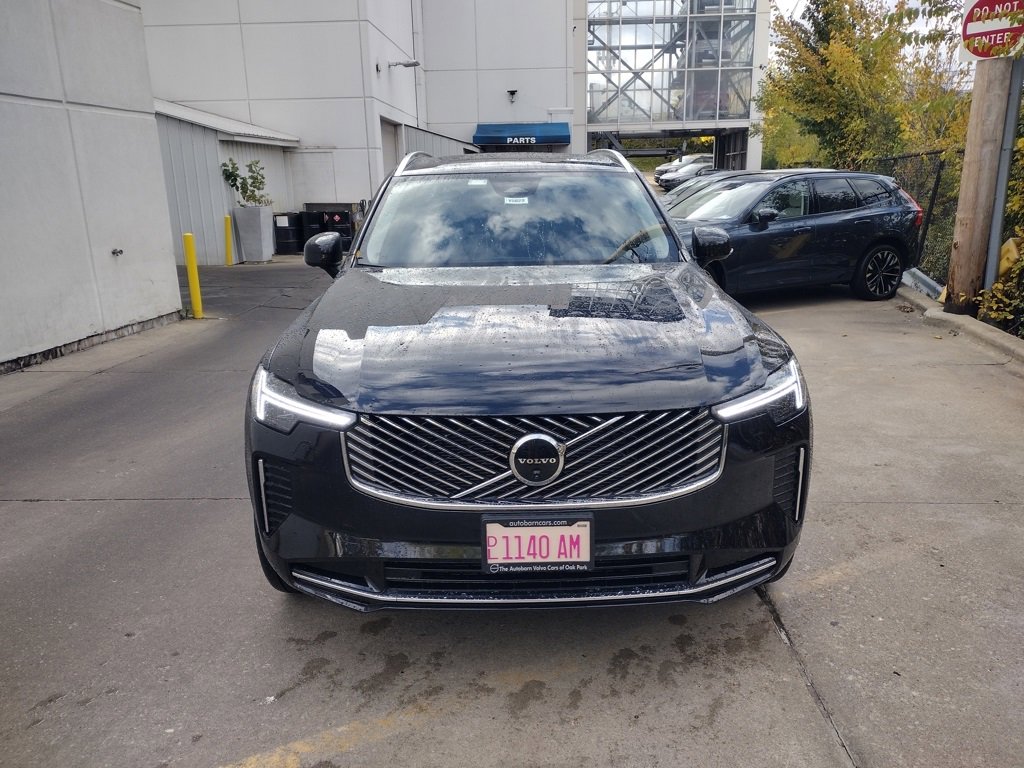 New 2026 Volvo XC90 B6 Plus w/ Protection Package Premier image 4