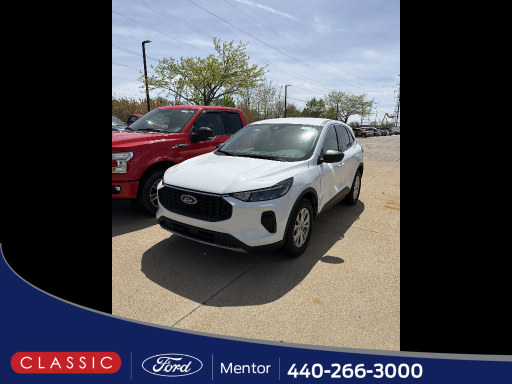 Used 2023 Ford Escape Active w/ Tech Pack #1 AWD/4WD image 1