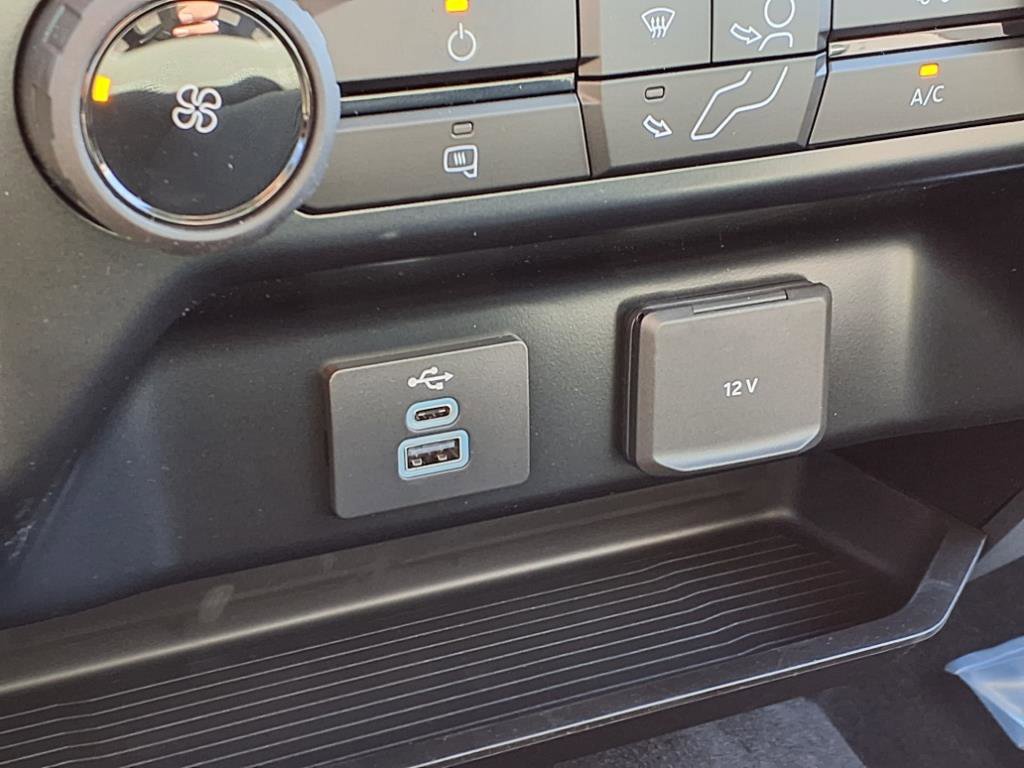 New 2026 Ford F350 4x4 Crew Cab Super Duty image 19