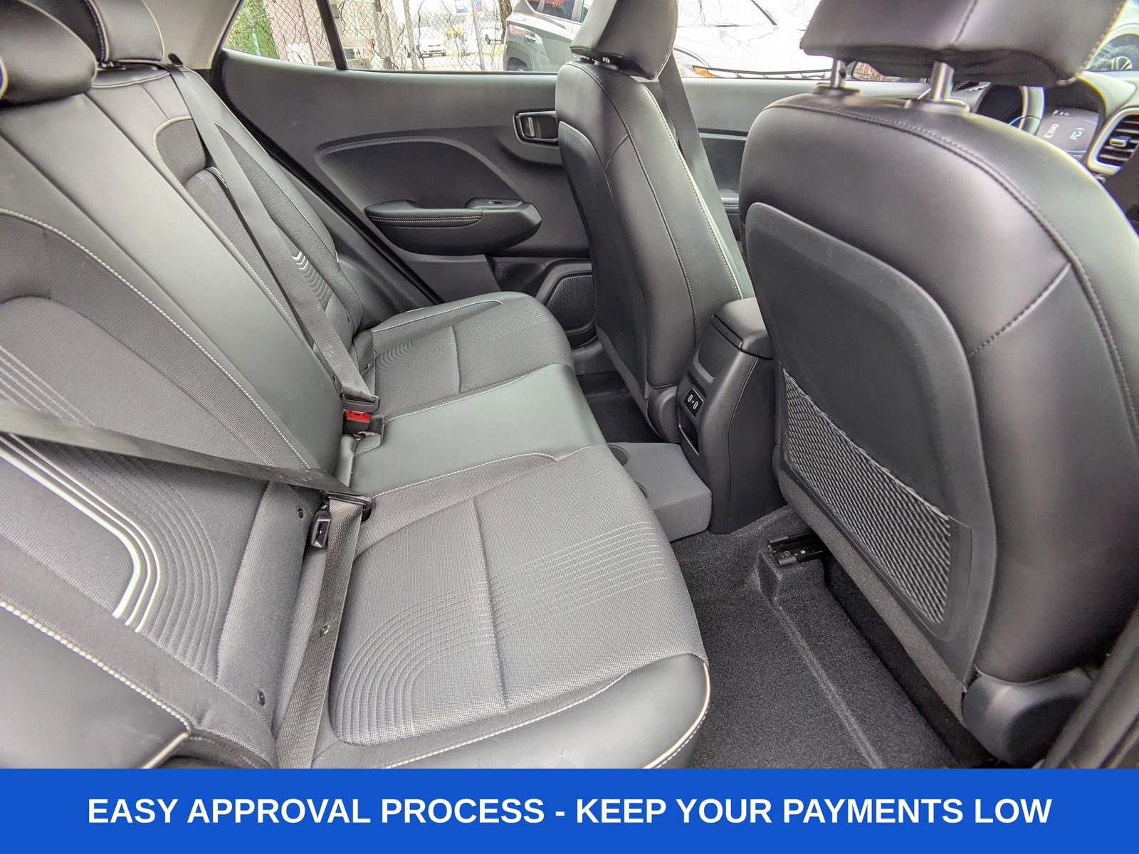 Used 2024 Hyundai Venue Limited image 16