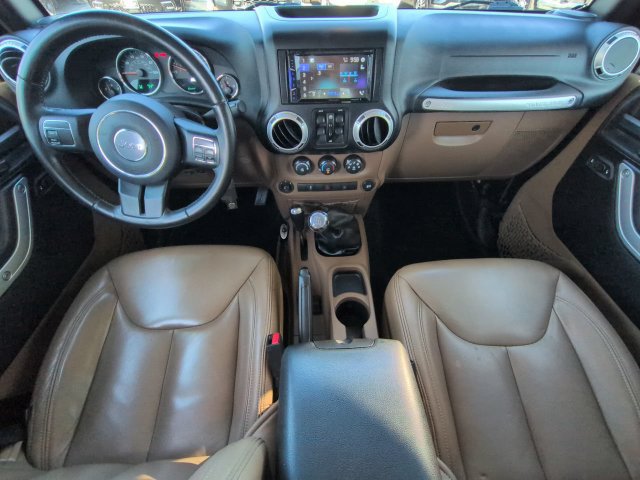 Used 2015 Jeep Wrangler Unlimited Rubicon AWD/4WD image 14