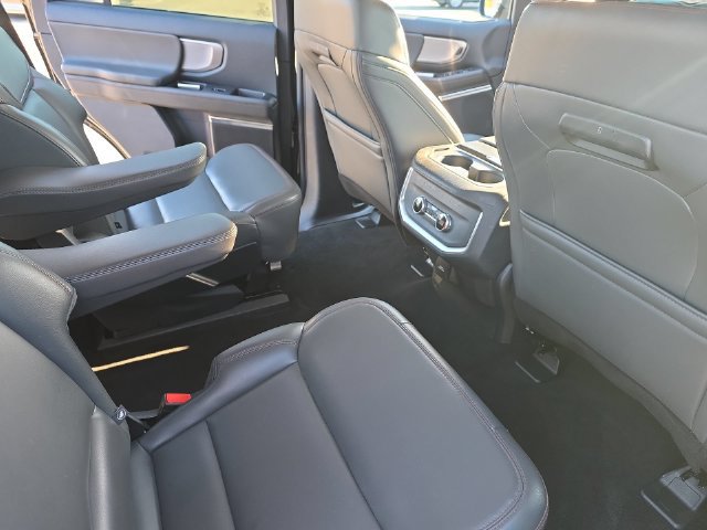 Used 2025 Ford Expedition Active AWD/4WD image 12