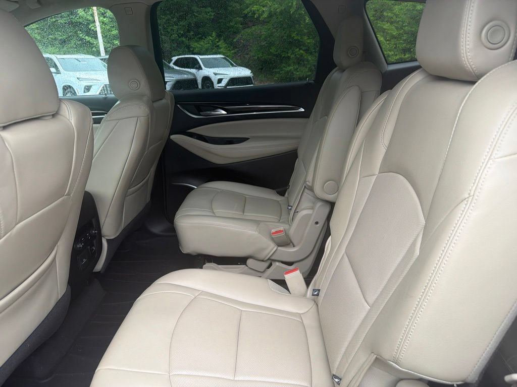 Used 2018 Buick Enclave Premium AWD/4WD image 16