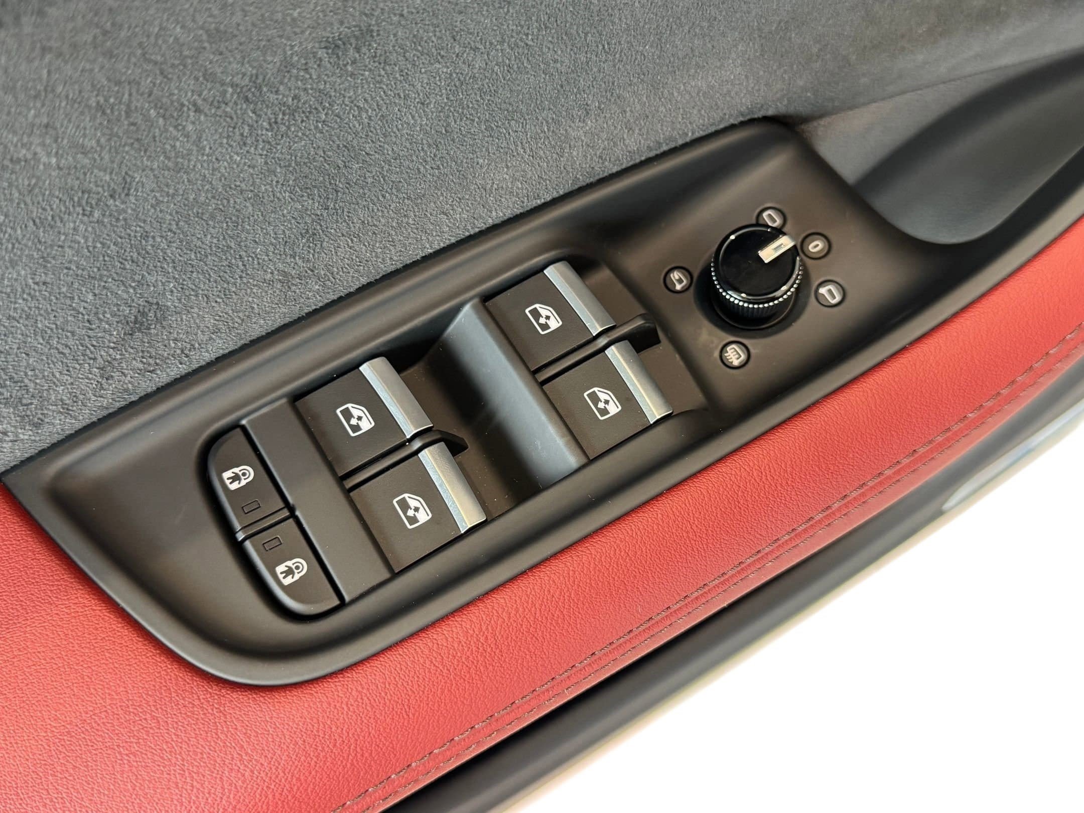 New 2026 Audi SQ8 Prestige image 13