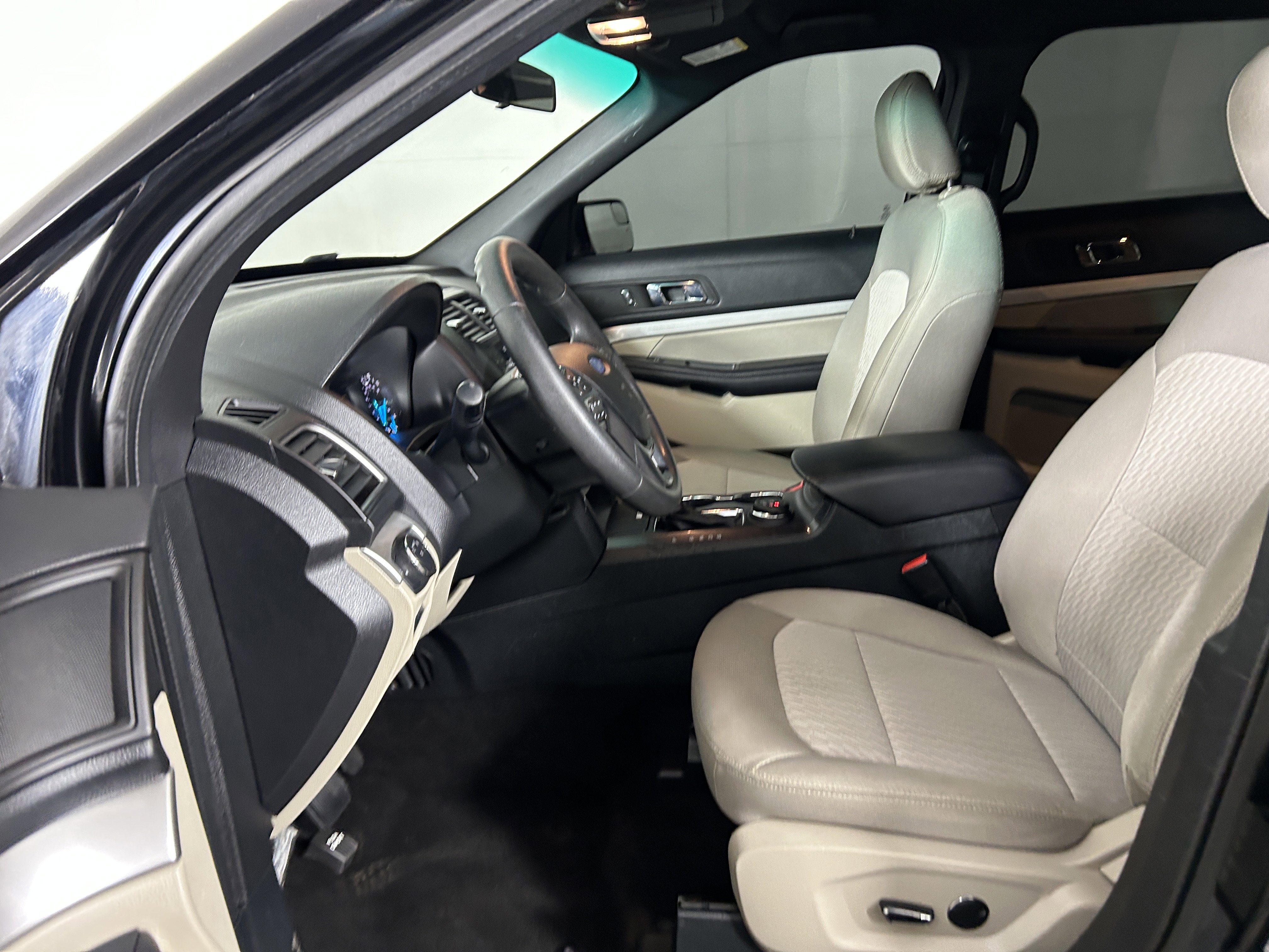 Used 2018 Ford Explorer 4WD image 10