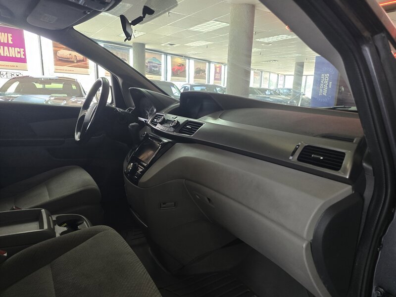 Used 2016 Honda Odyssey EX image 11