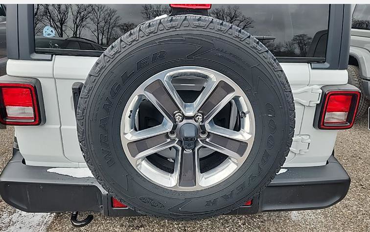 Used 2021 Jeep Wrangler Unlimited Sahara w/ Uconnect 4C Nav & Sound Group image 7