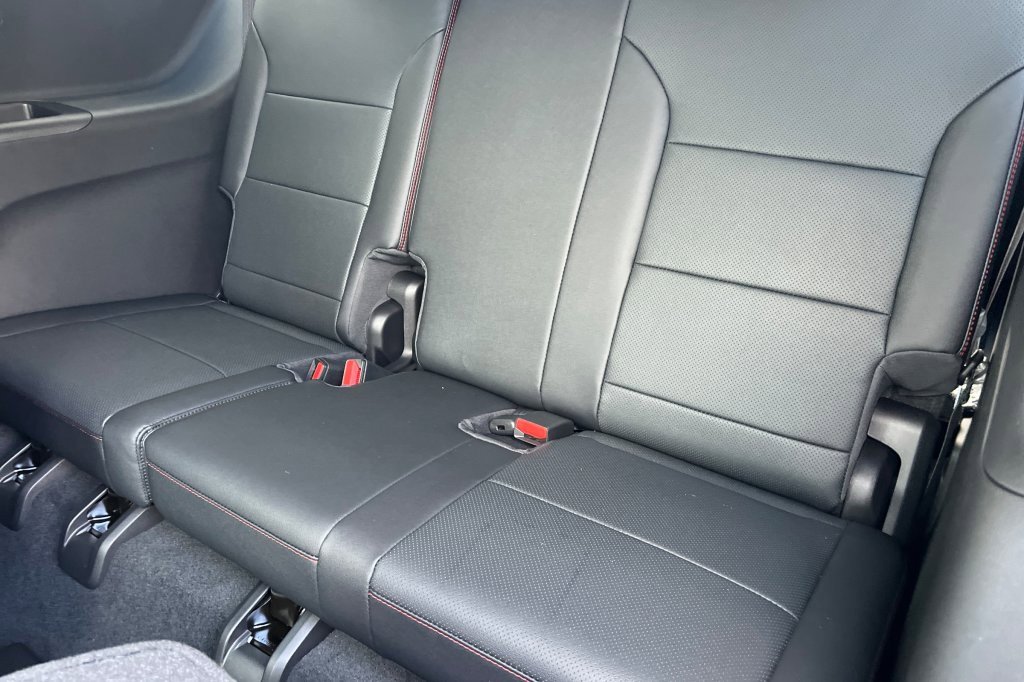 New 2026 Chevrolet Traverse RS image 12